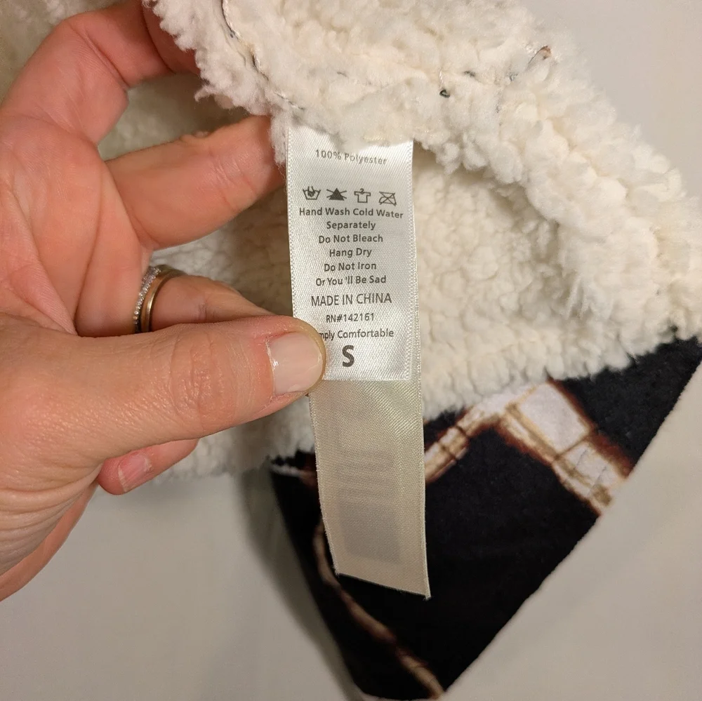 LuLaRoe Marlow Faux Shearling Vest in black/cream plaid NWT Goth SzS - Picture 4 of 7